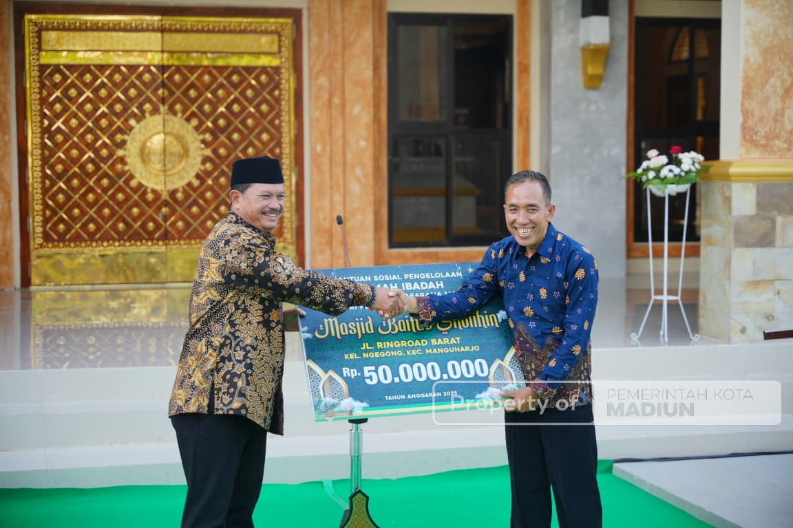 Gubernur Khofifah Resmikan Masjid Baitus Sholihin SMAN 3 Taruna Angkasa Madiun