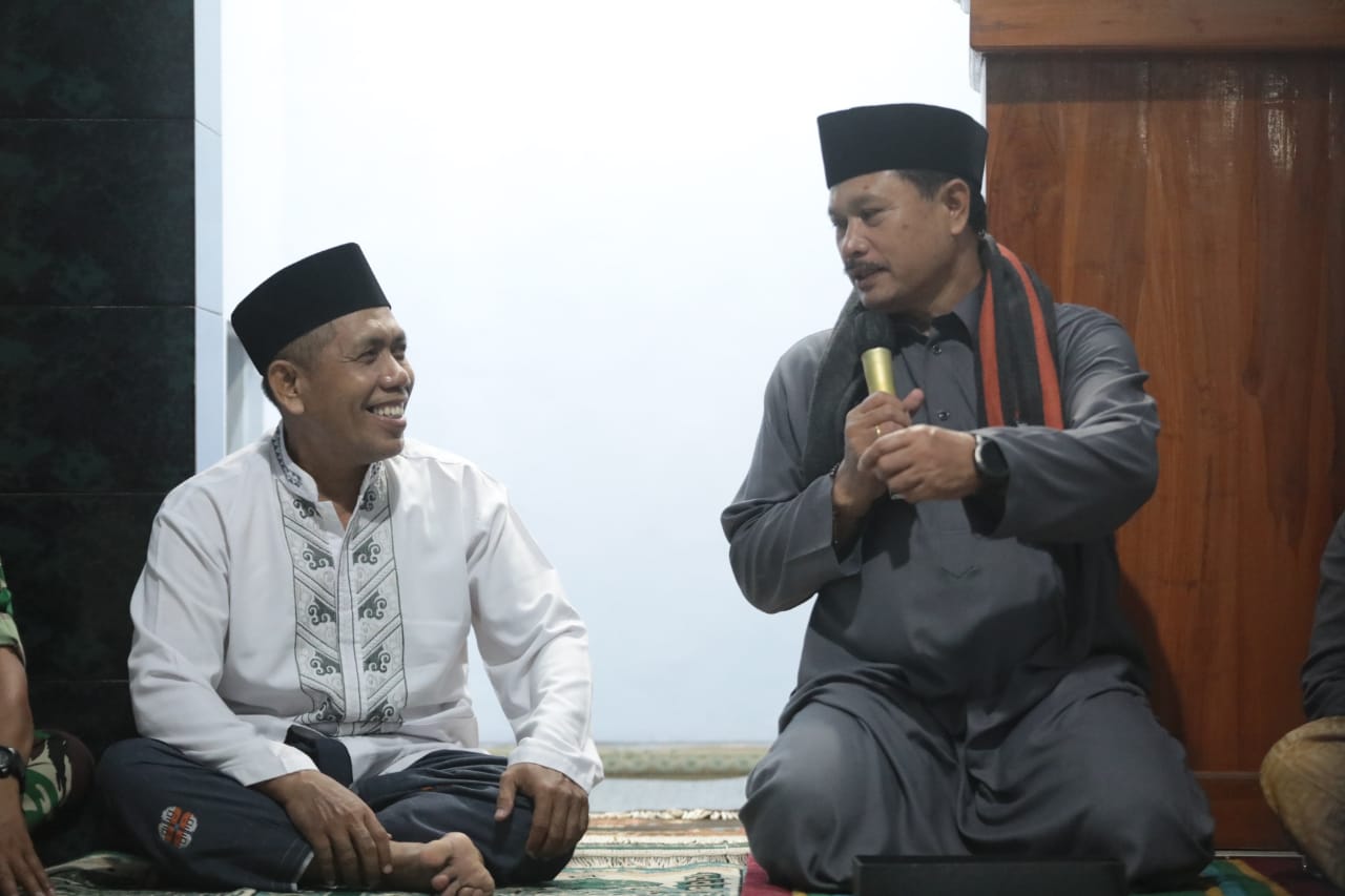 Shalat Isya Berjamaah Di Darul Muttaqien, Wali Kota Sampaikan Oleh-oleh Dari Negeri Kincir Angin