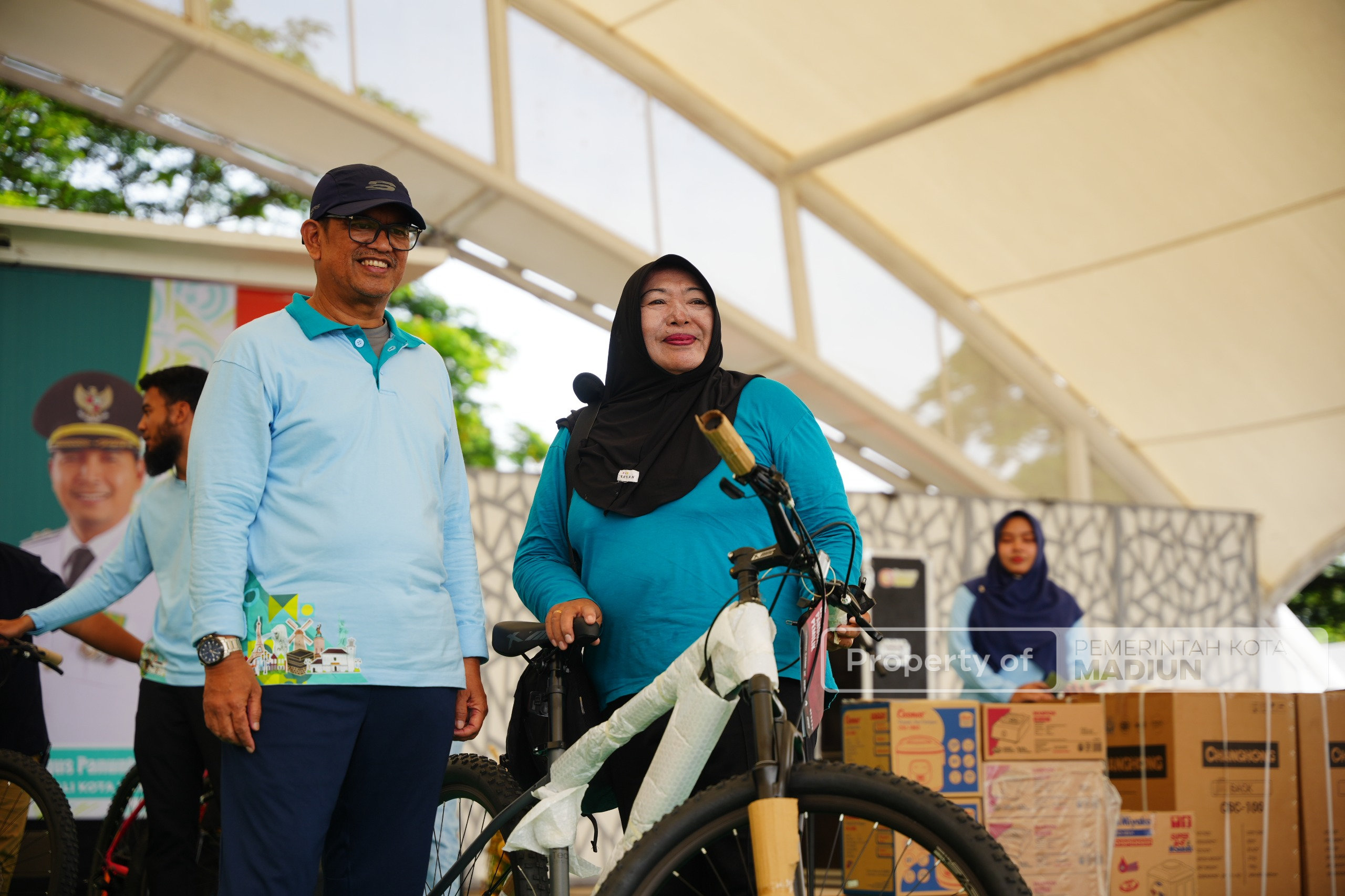 Peringatan HKN ke-61, Sekda Kota Madiun Pimpin Jalan Sehat dan Tekankan Pentingnya Generasi Sehat