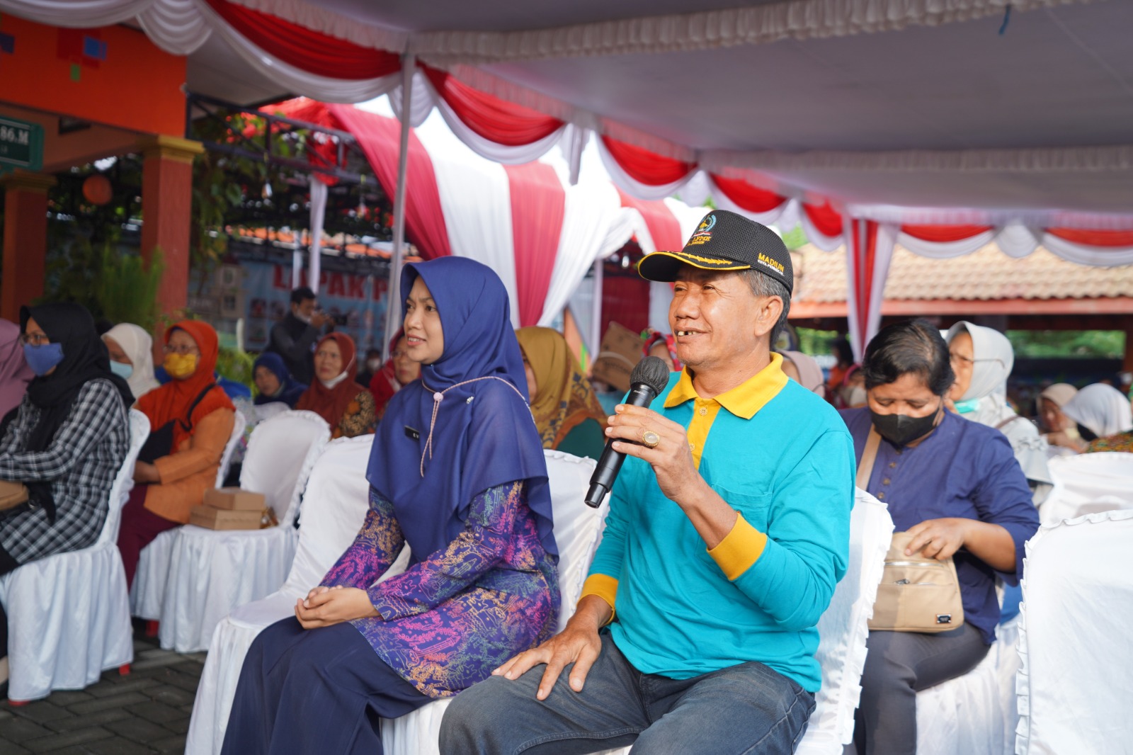 Wali Kota Sampaikan Oleh-Oleh dari Luar Negeri Saat Gowes di Tiga Kelurahan