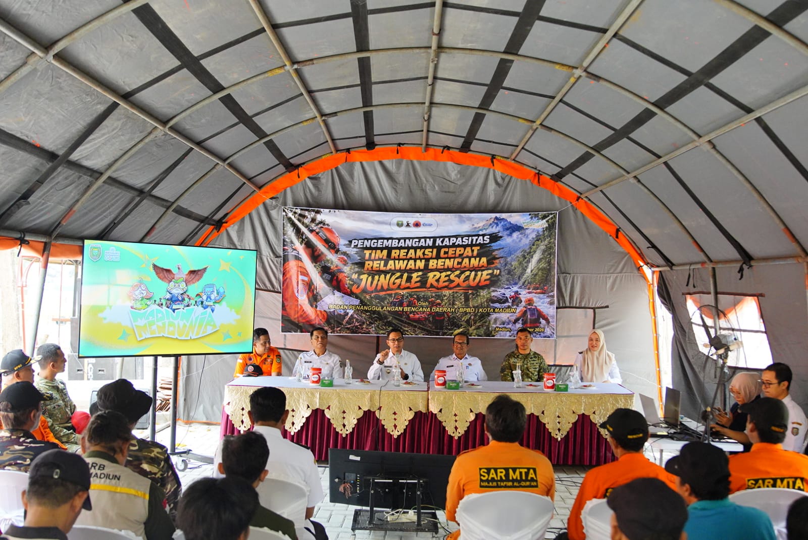 Asah Kemampuan Penyelamatan, Relawan Madiun Disiapkan Hadapi Berbagai Kondisi Darurat