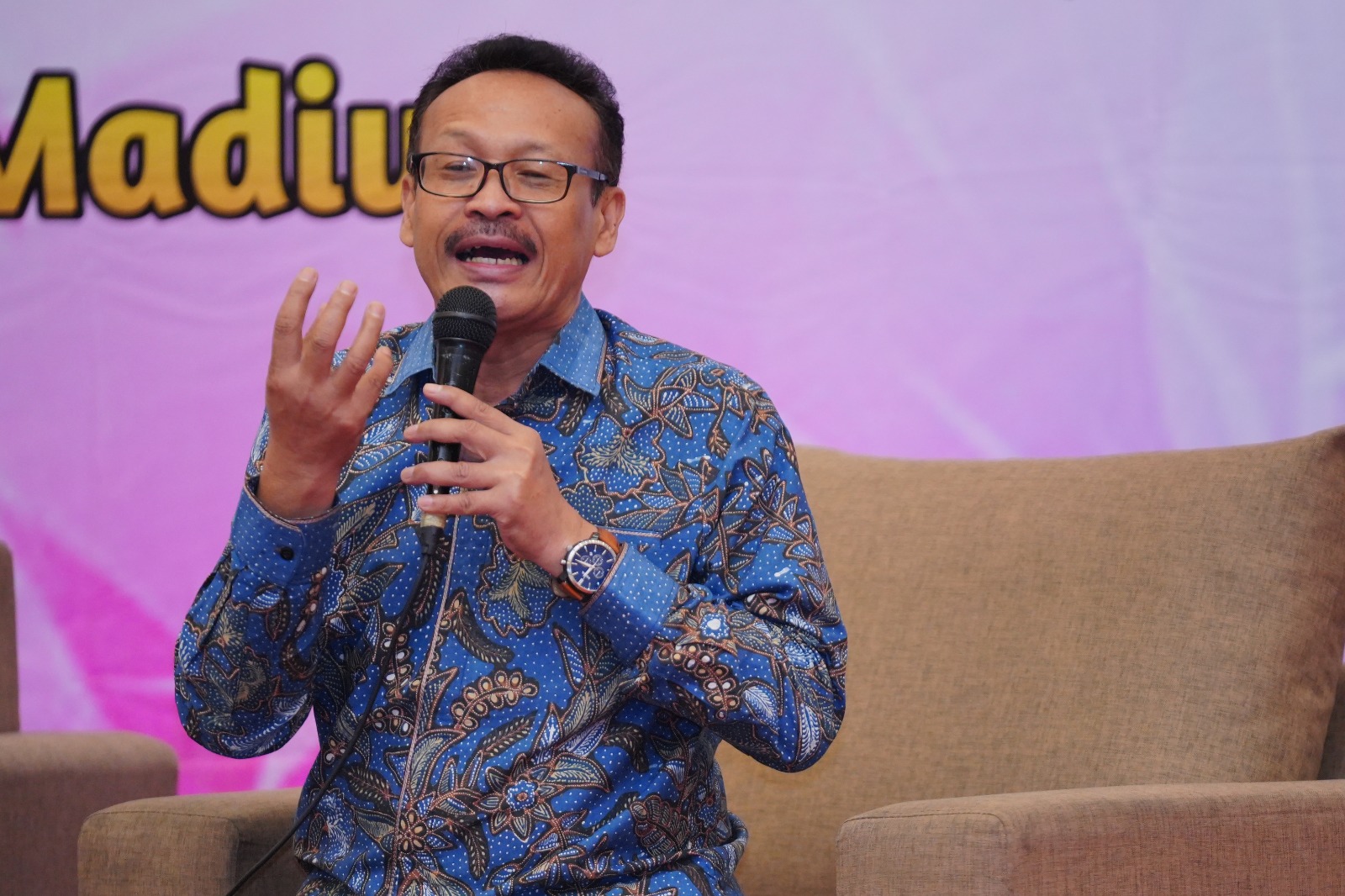 Jadi Narasumber Seminar Pendidikan, Wali Kota Ajak Guru Kenalkan Potensi Daerah Untuk Tingkatkan Keterampilan Siswa