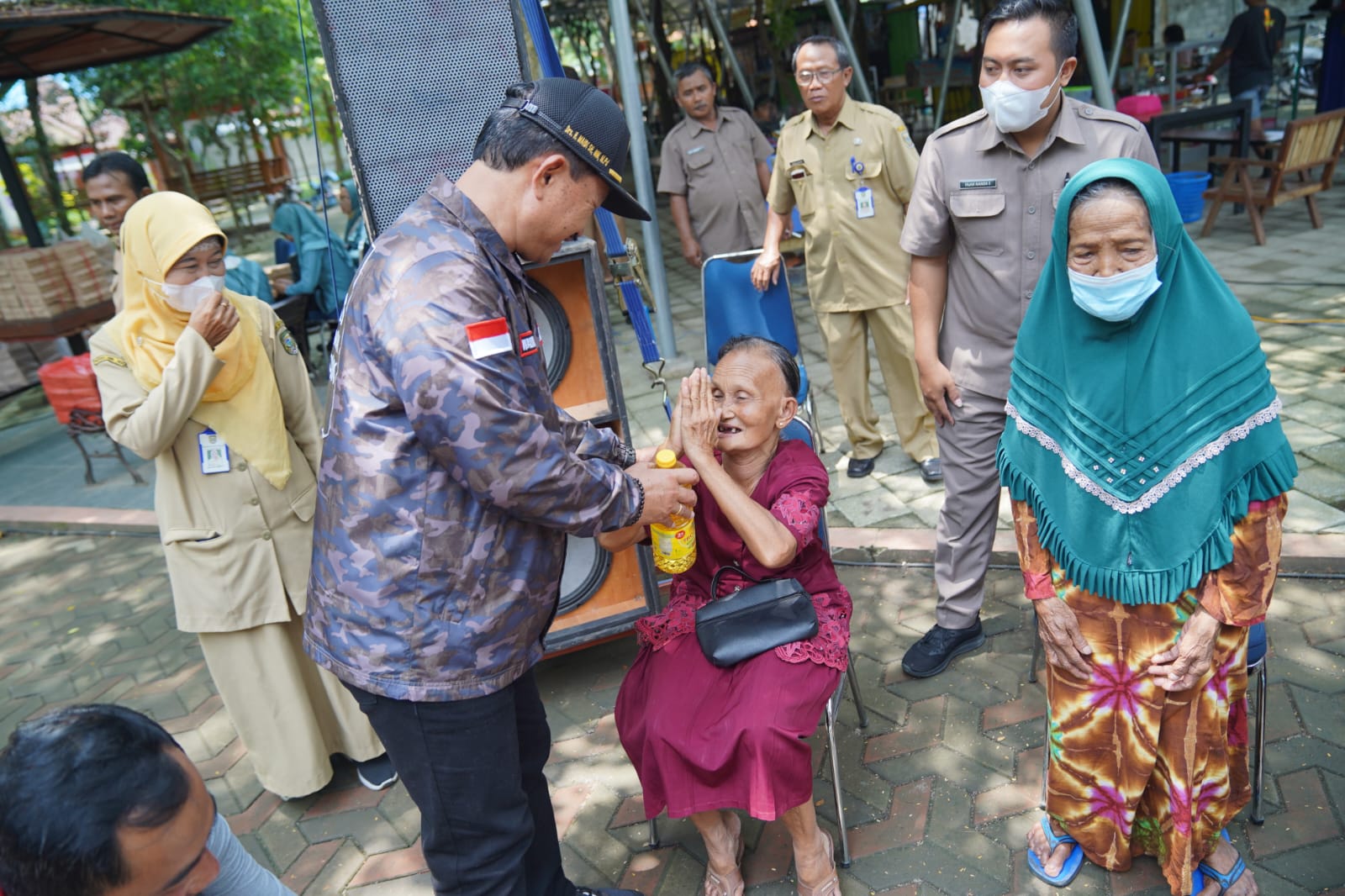 Sambangi Warga di Kelurahan Ngegong, Wali Kota Ajak Warga Jaga Kerukunan dan Aktif Ikuti Pembangunan