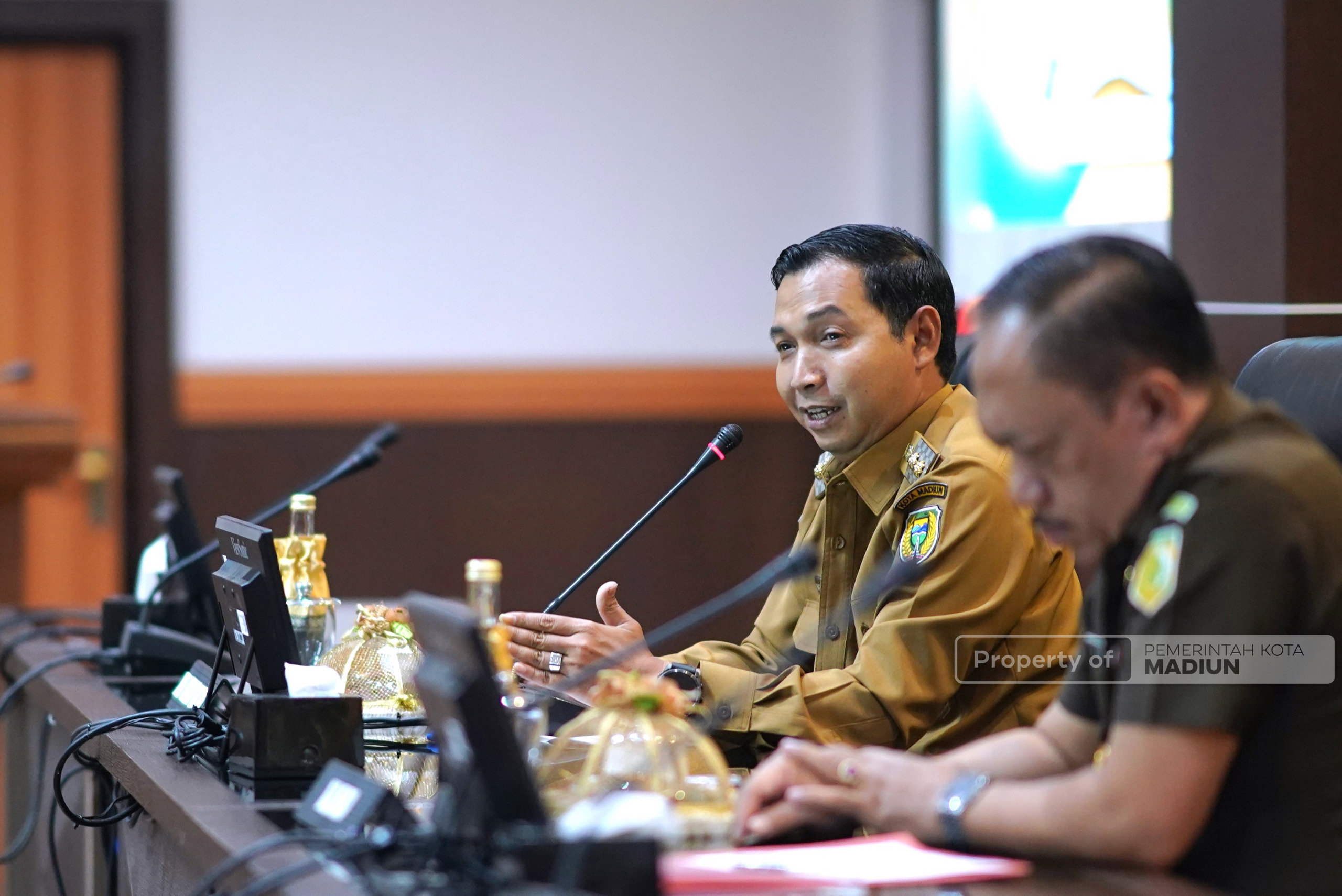 Serah Terima Aset Fasum-Fasos Puri Asri Lestari, Plt Wali Kota Madiun Tegaskan Komitmen Optimalisasi Aset Daerah