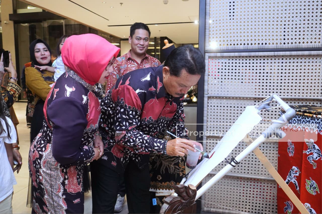 Wali Kota Maidi Hadiri Fashion Show, Apresiasi Desainer dan UMKM Lokal