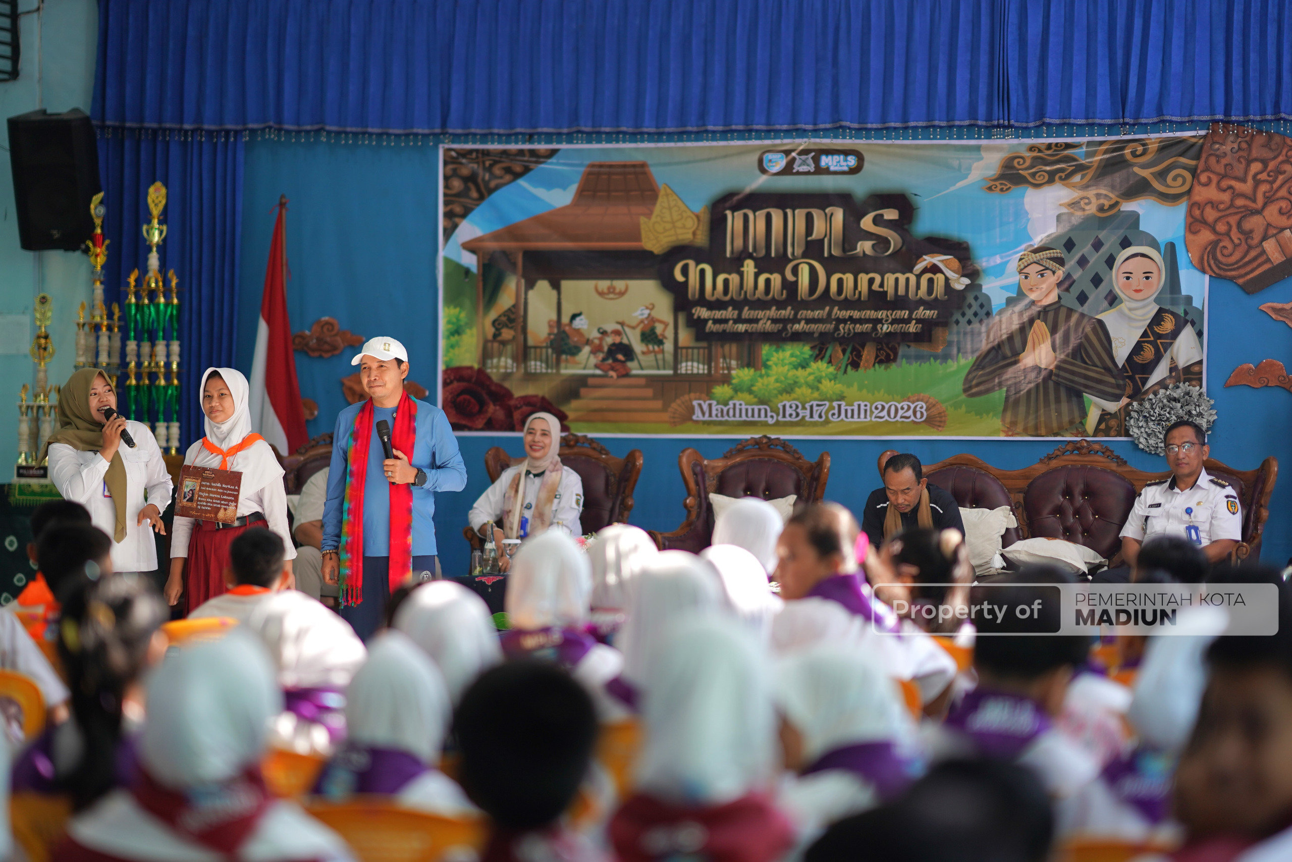 Tanamkan Nilai Antikorupsi dan Bijak Berteknologi, Plt Wali Kota Madiun Beri Motivasi Siswa Baru SMPN 2 Saat MPLS
