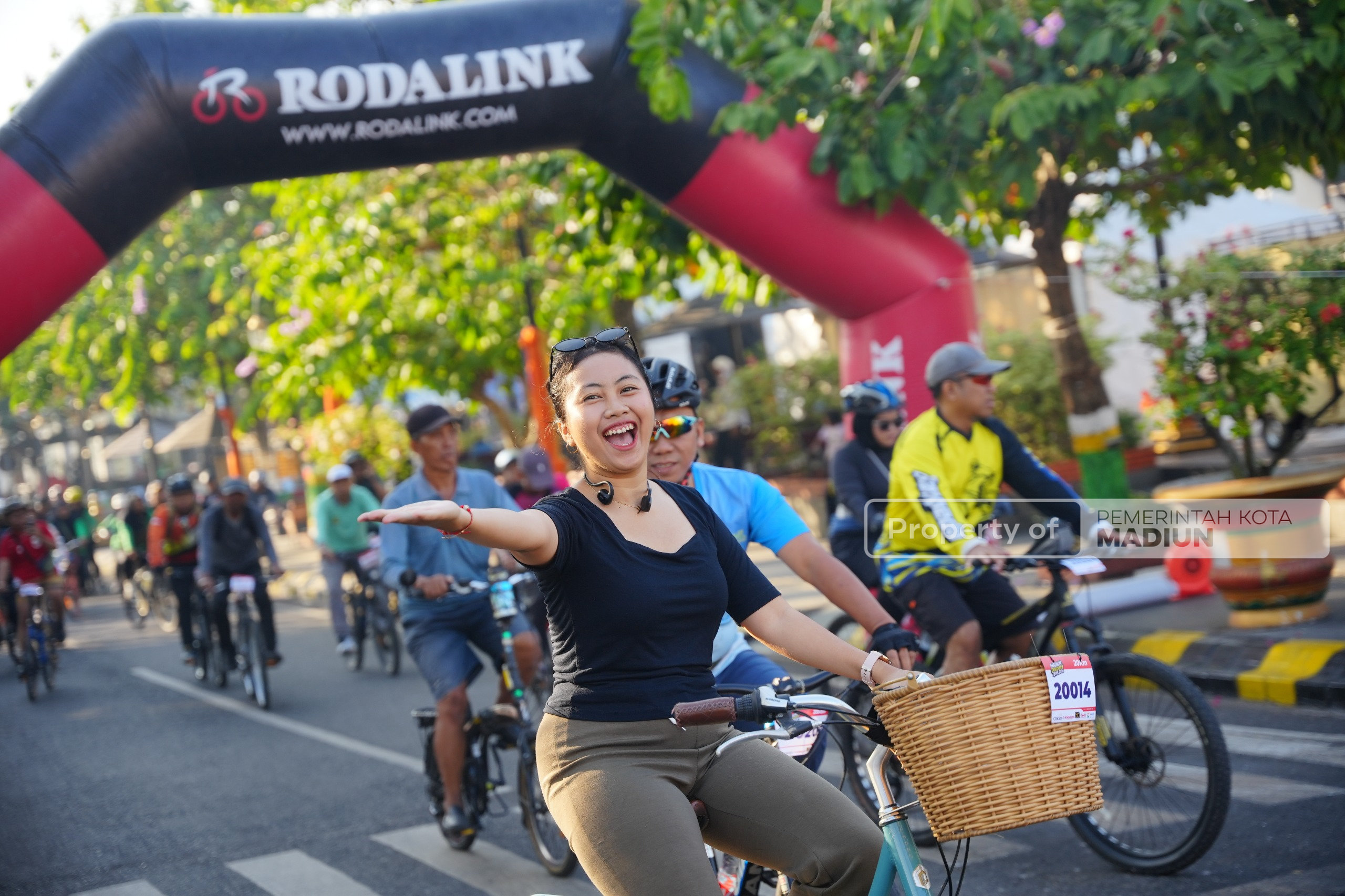 Ratusan Peserta Turut Jelajahi Kota Pendekar Lewat Madiun Discovery Bike 2026