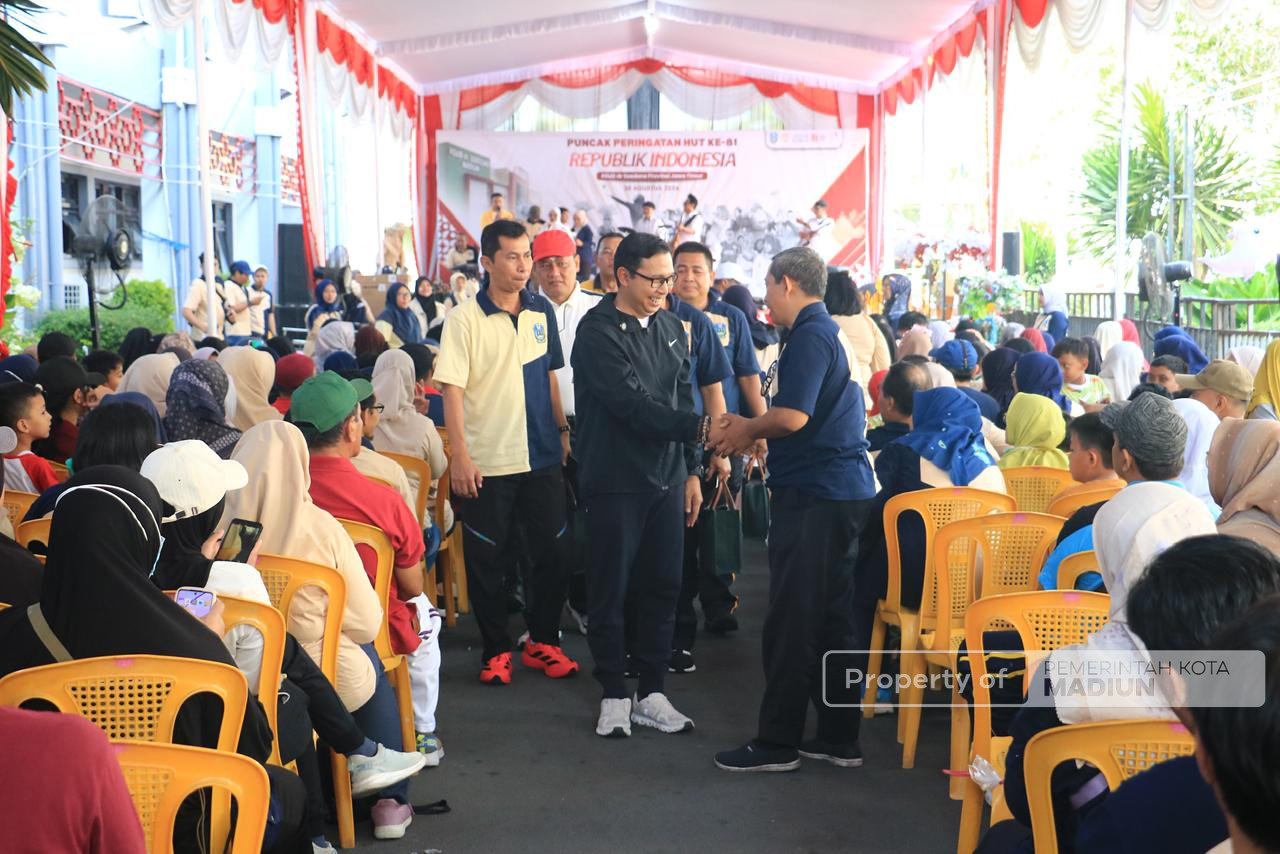Hadiri Jalan Santai RSUD dr Soedono, Plt Wali Kota Pesan Semangat Melayani Masyarakat Terus Dijaga