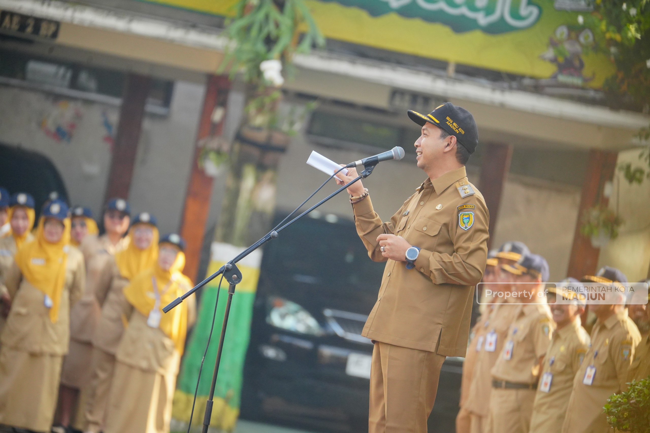 Pimpin Apel Pejabat dan Berangkatkan Penyaluran Beras Zakat Fitrah, Plt Wali Kota Madiun Pesan Pelayanan Tetap Optimal