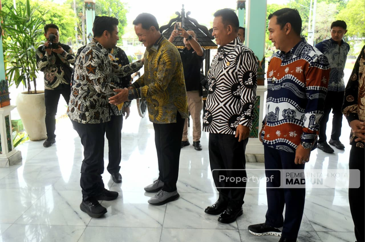 Hadiri Rakerwil BEM-SI Jawa Timur, Wagub Emil: Pemerintah Selalu Terbuka Mendengarkan Suara Mahasiswa