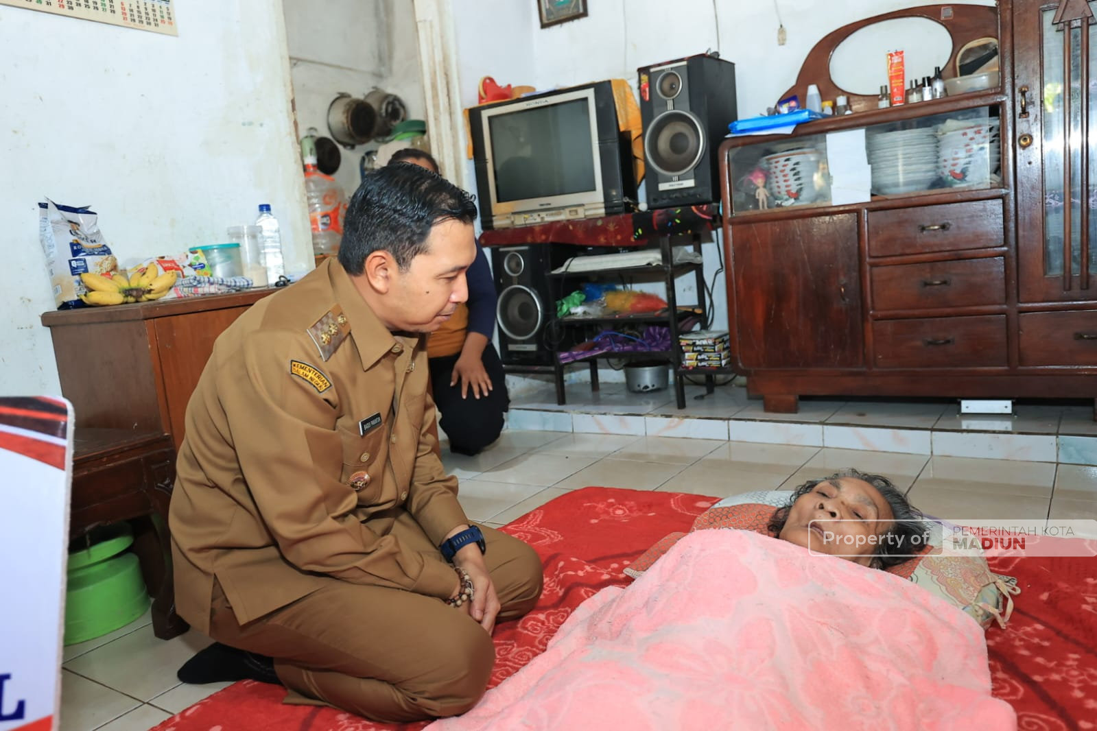 Pemkot Salurkan Bansos Triwulan I untuk Lansia Ngebrok-Disabilitas
