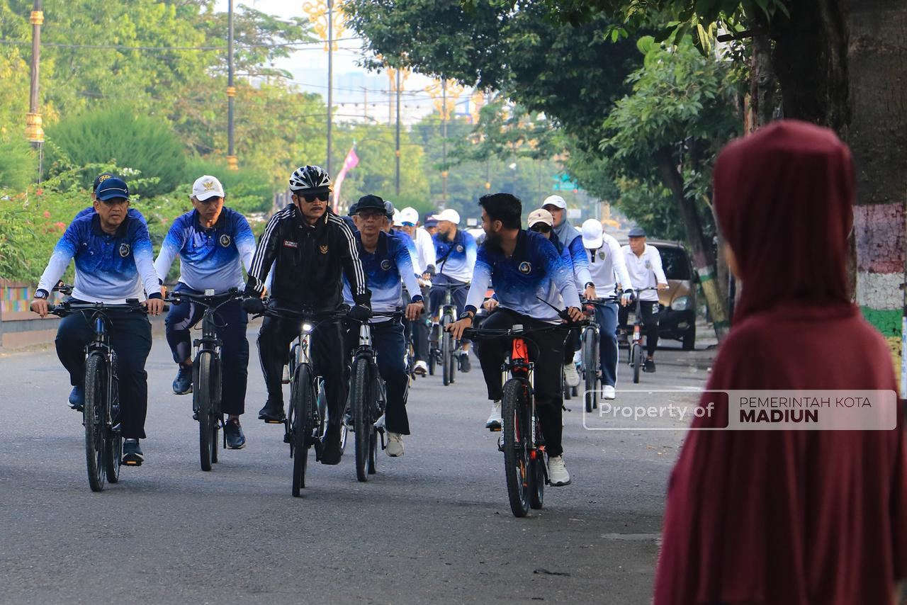 Gowes Lapangan, Wali Kota Madiun Tinjau Renovasi Kecamatan Taman dan Pembangunan Kampung Jepang