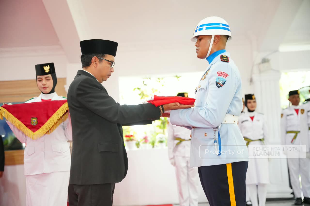 62 Paskibraka Kota Madiun Resmi Dikukuhkan, Plt Wali Kota Tekankan Tugas Mengawal Perjuangan Bangsa