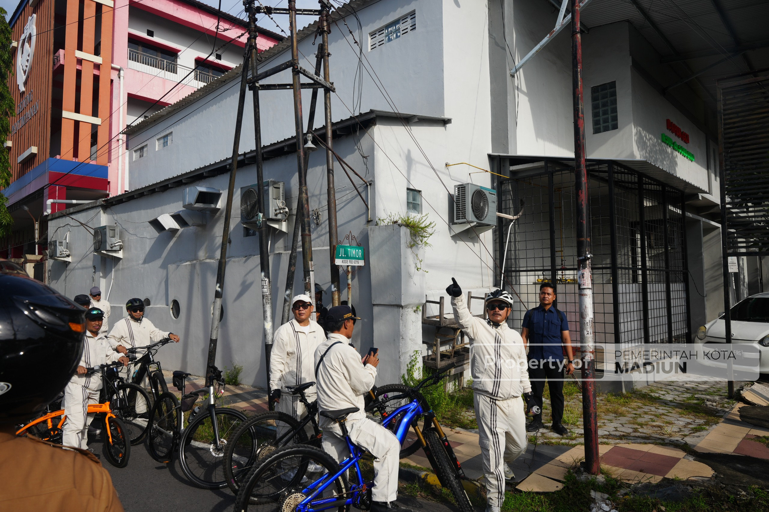 Cek Estetika Kota Melalui Gowes Bersama, Wali Kota Juga Tandai Tiang Provider Bermasalah