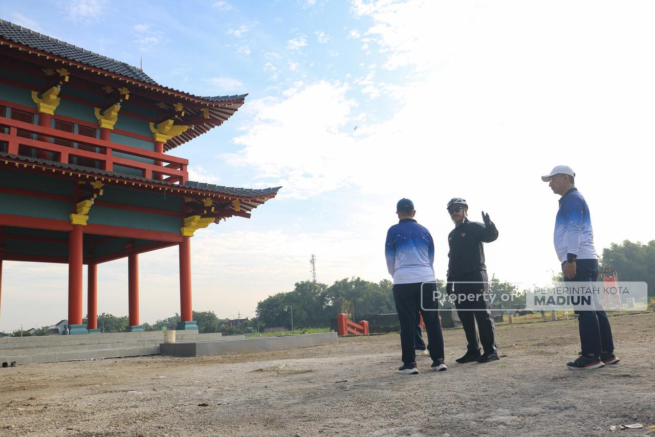 Gowes Lapangan, Wali Kota Madiun Tinjau Renovasi Kecamatan Taman dan Pembangunan Kampung Jepang